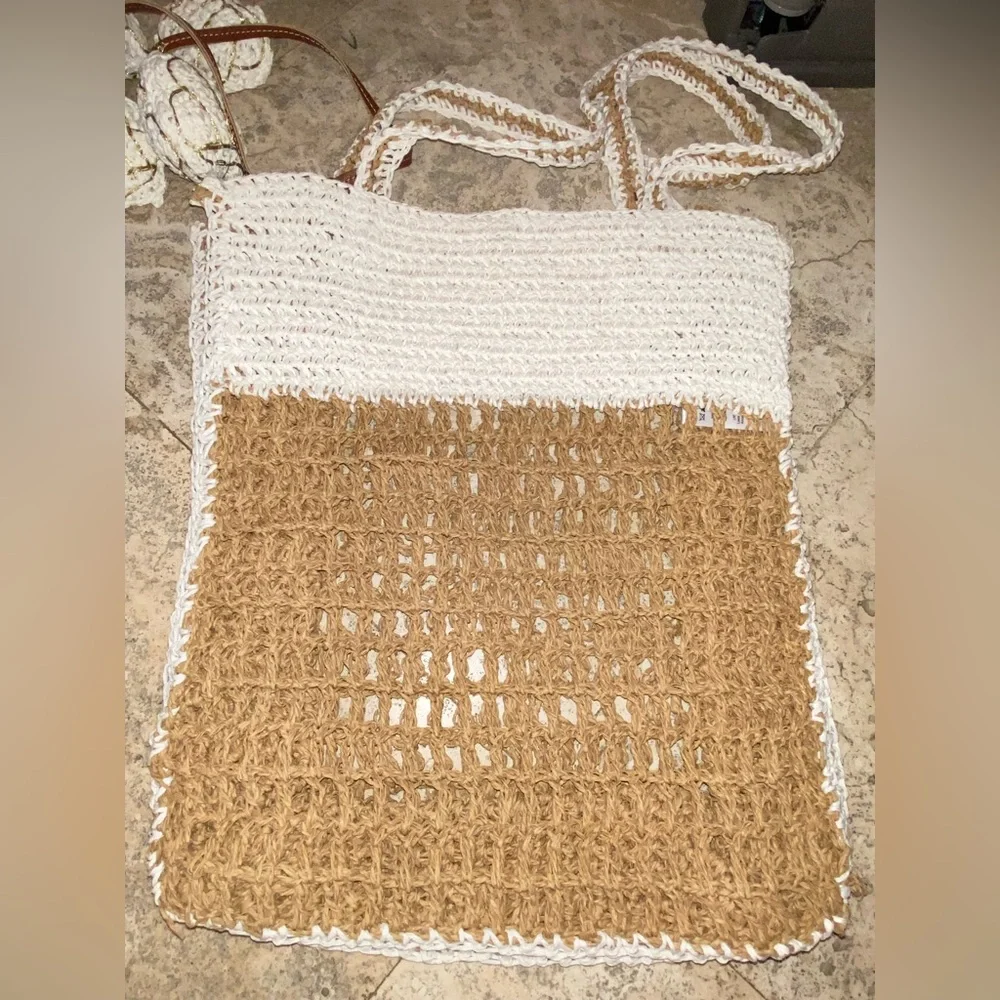 NWT Anthropologie Raffia Shell Summer Vacation Beach Icon Tote Bag and Bag Charm - Picture 8 of 15